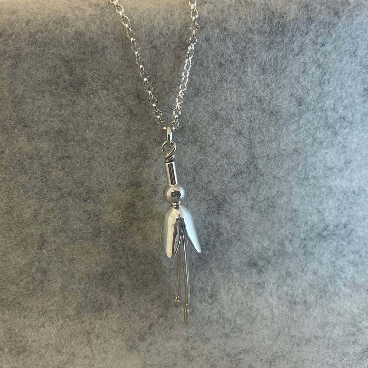 Móinéir Large Fuchsia Flower Silver Pendant