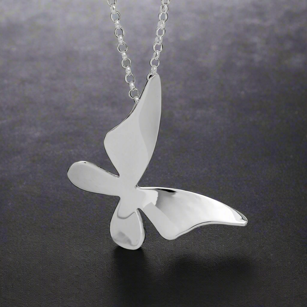 Móinéir Large Queen Butterfly Silver Pendant