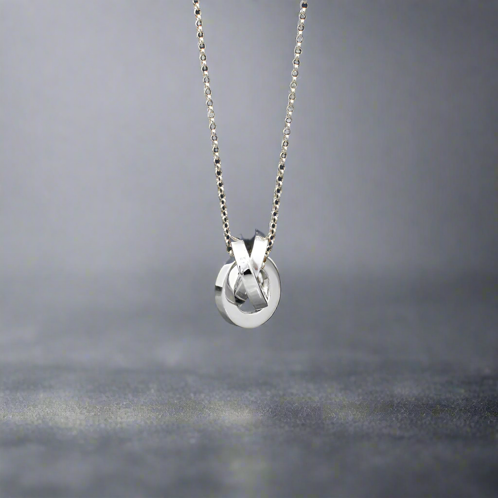 AYA Three-Dimensional Interlocked Circle Silver Pendant