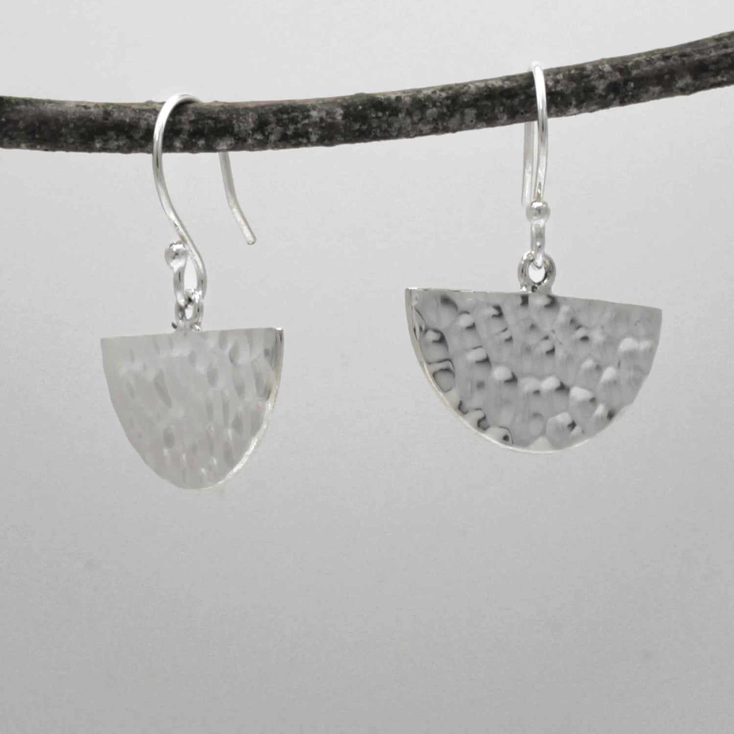 Artemis Abanico Hammered Silver Dangle Earrings