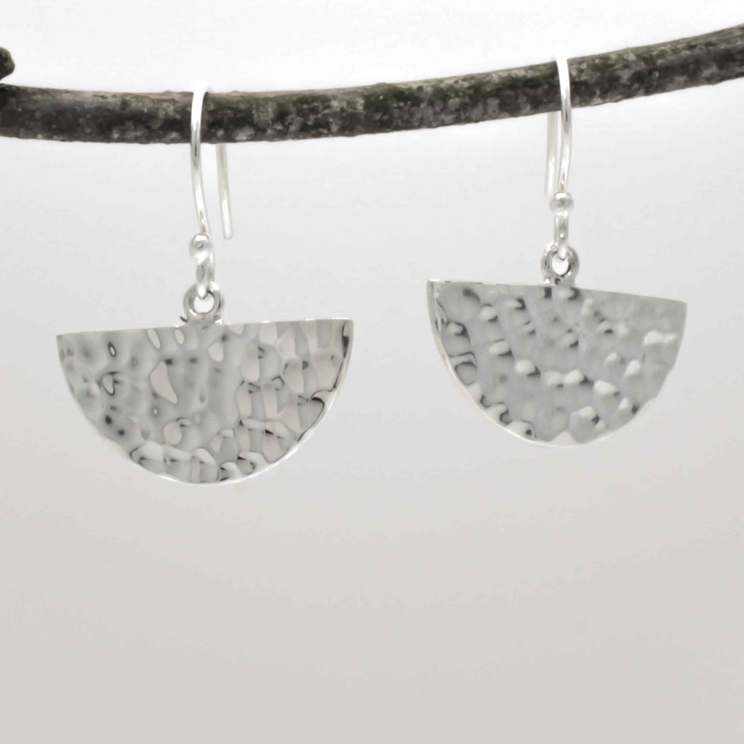 Artemis Abanico Hammered Silver Dangle Earrings