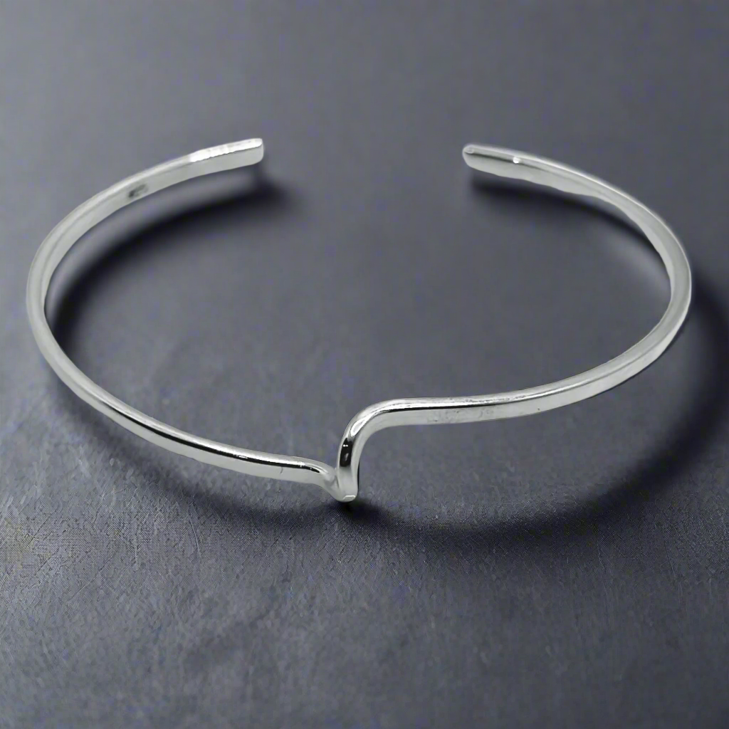 Uisce Soft Wave with Crest Silver Cuff Bracelet
