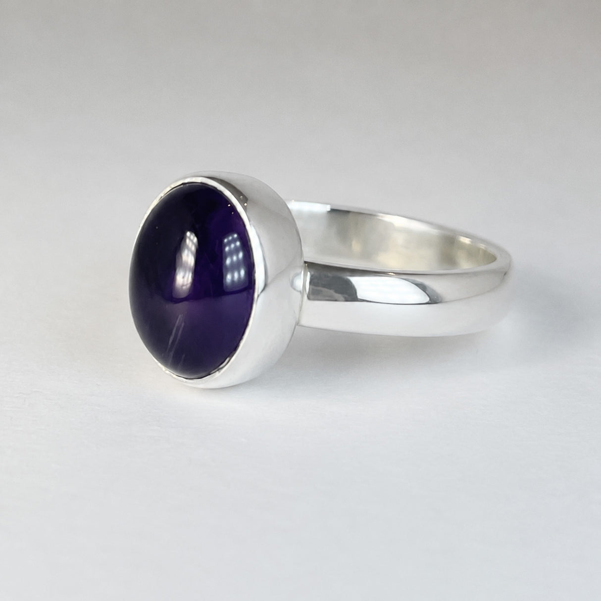 Candy Oval Amethyst Cabochon Silver Ring