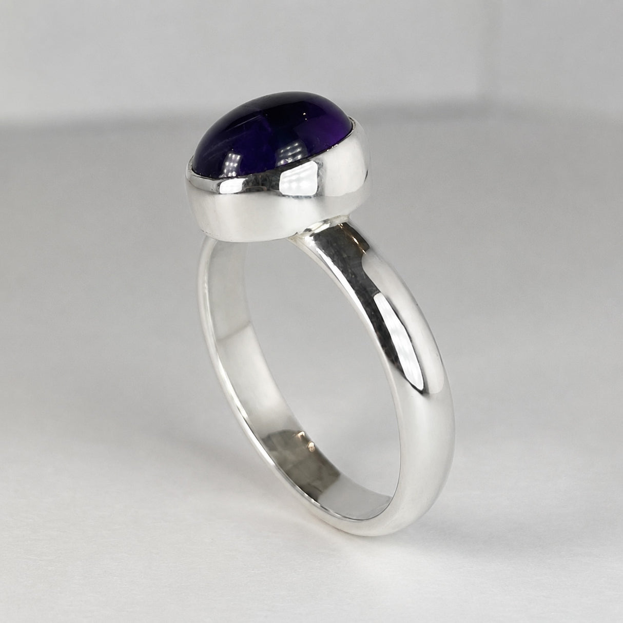 Candy Oval Amethyst Cabochon Silver Ring