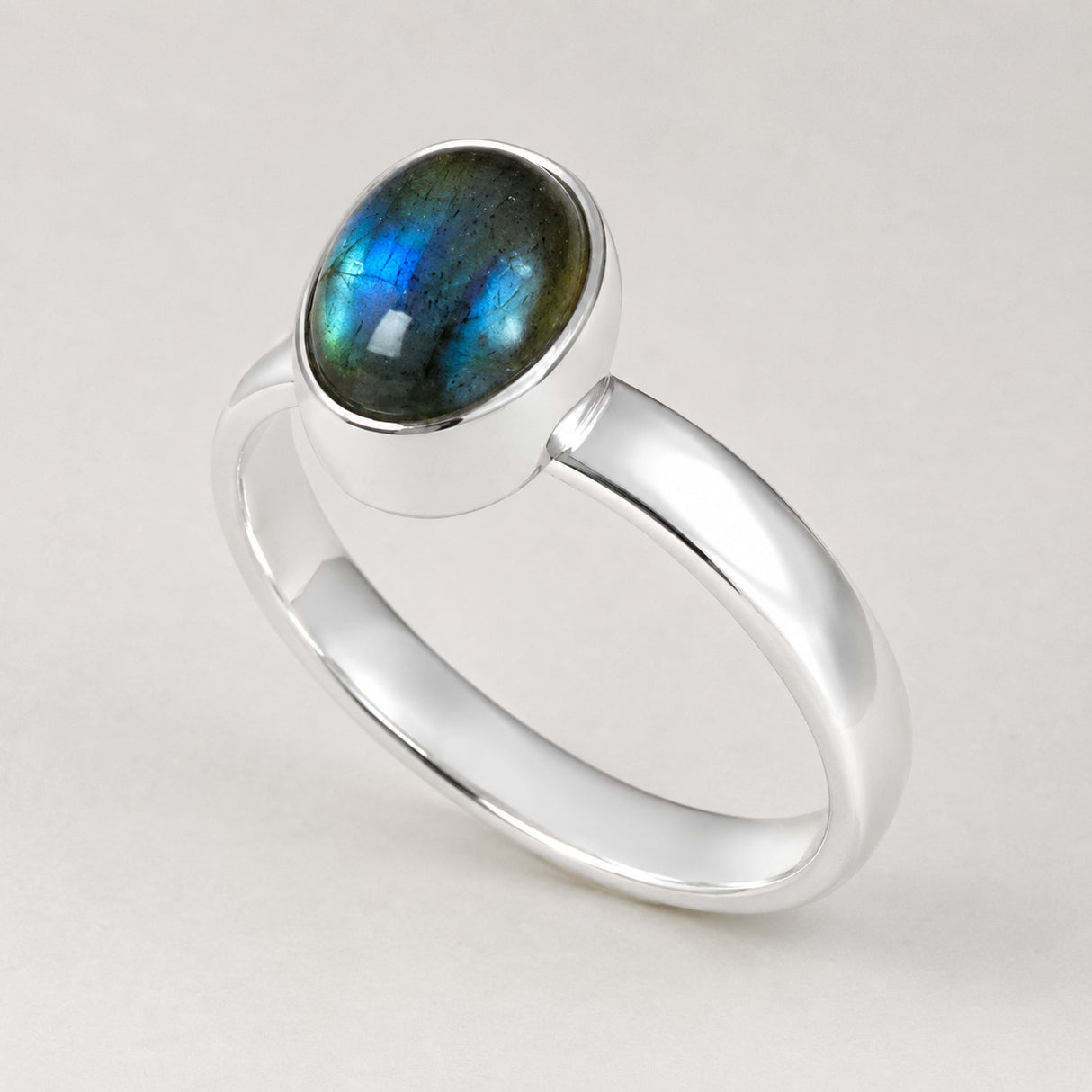 Fáinne Airgid Cabochon Labradarite Ubhchruthach Candy