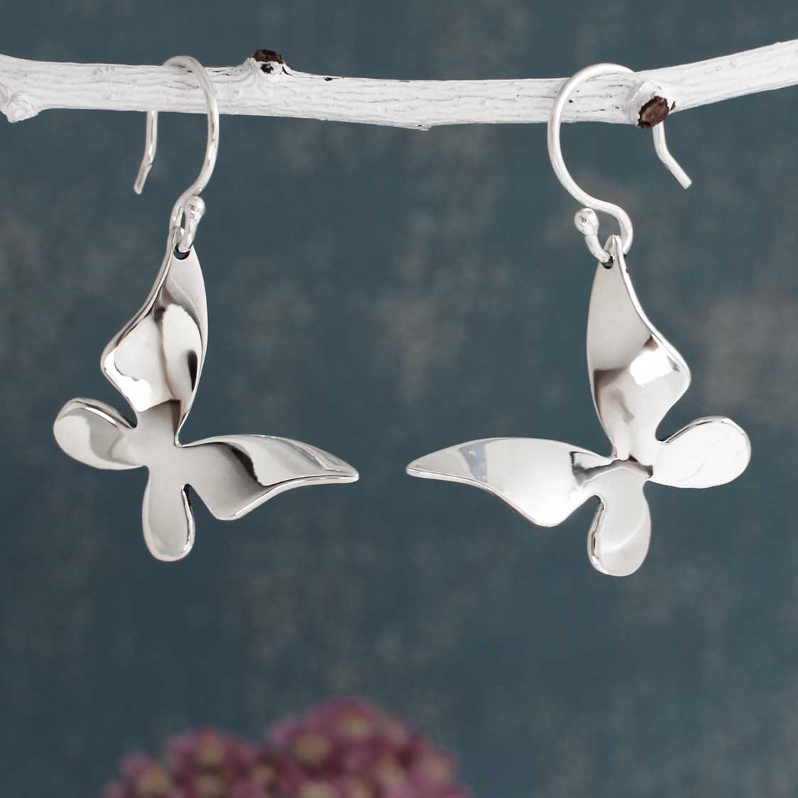 Móinéir Queen Butterfly Silver Dangle Earrings