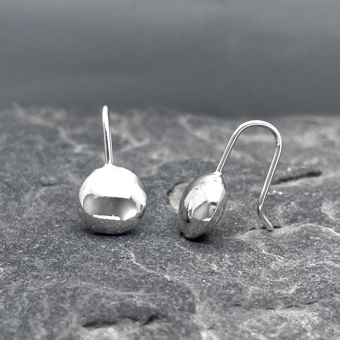 Piccoli Sculpted Puffy Disc Silver Ireland Dangle Earrings