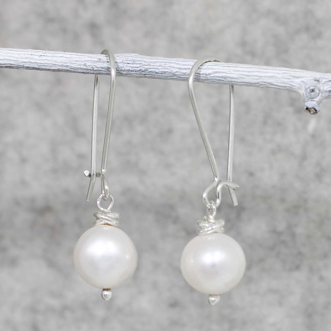 Péarla "Fata" Pearl Silver Dangle Earrings