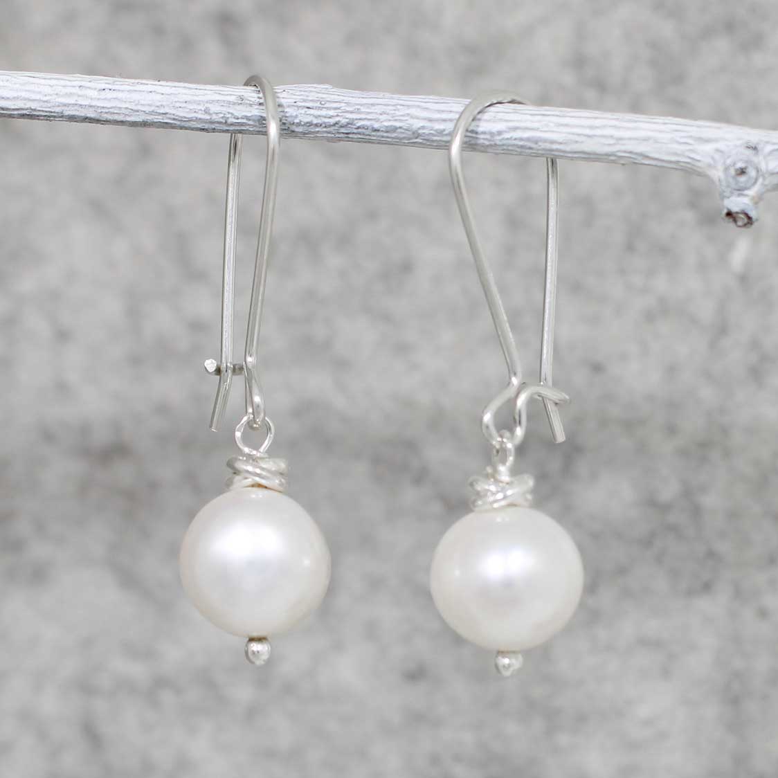 Péarla "Fata" Pearl Silver Dangle Earrings