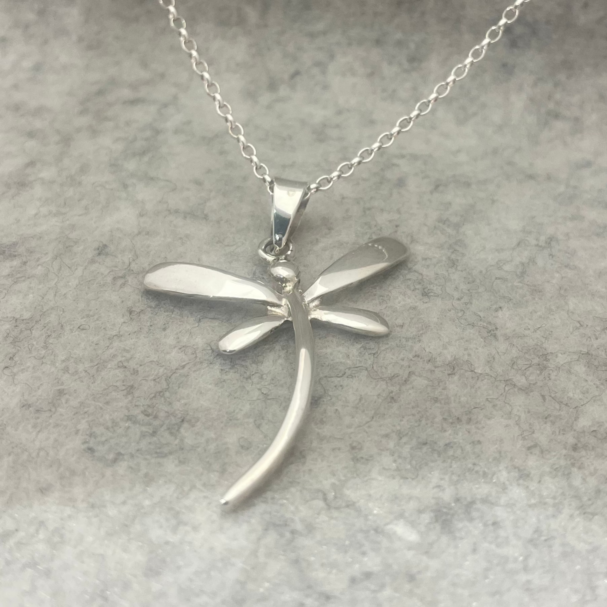Móinéir Dragonfly Silver Pendant