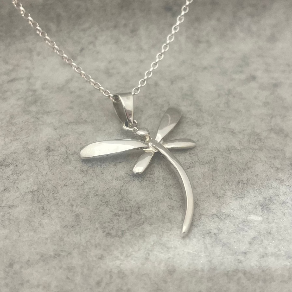 Móinéir Dragonfly Silver Pendant