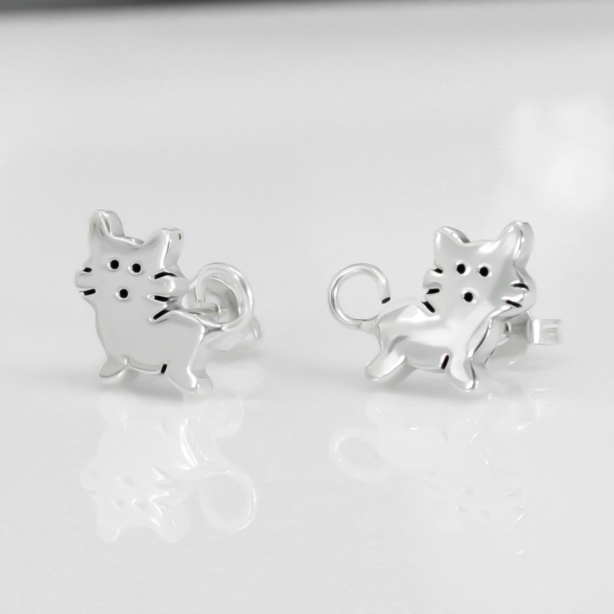 Cluaise Graí Airgid Cat Memento