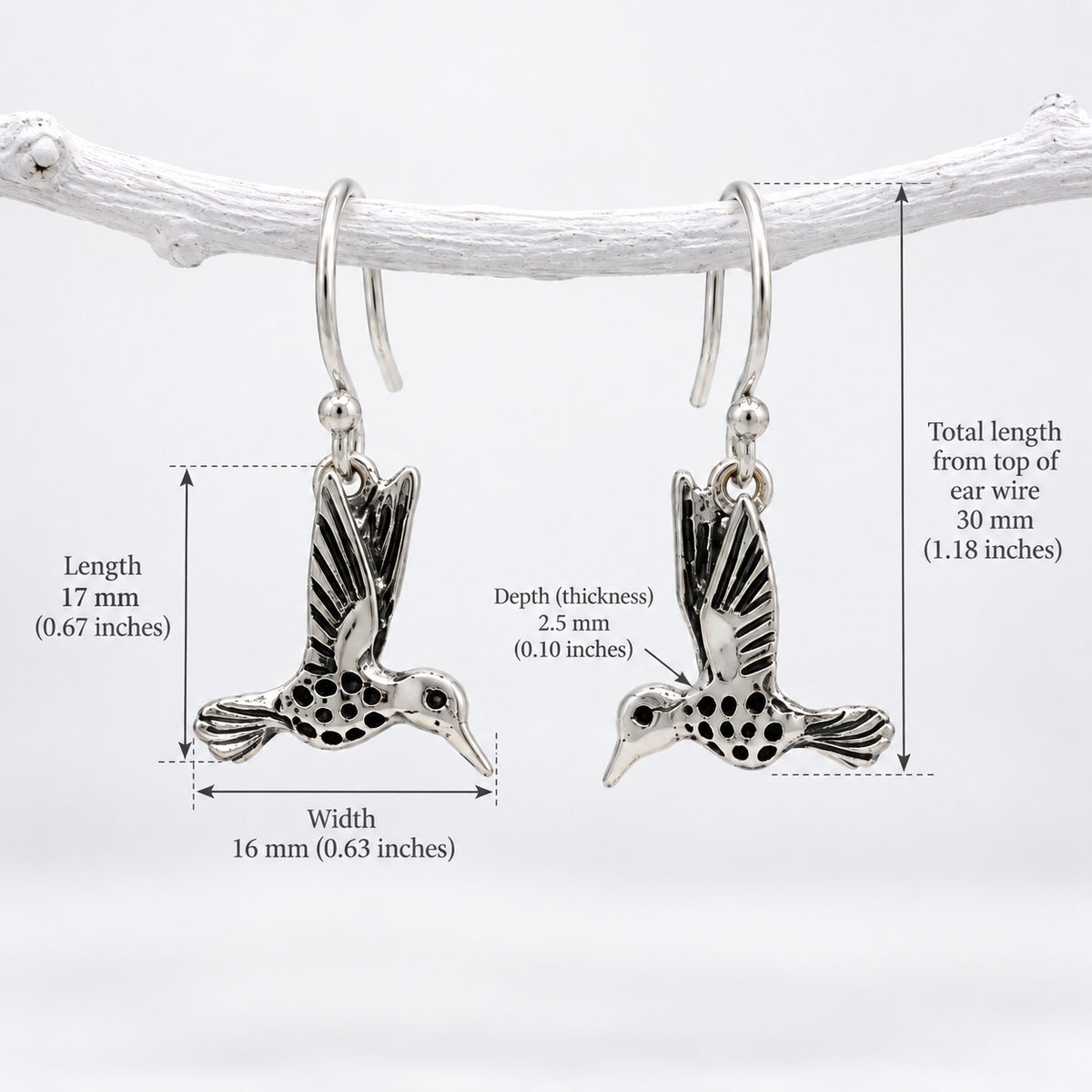 Móinéir Hummingbird Silver Dangle Earrings