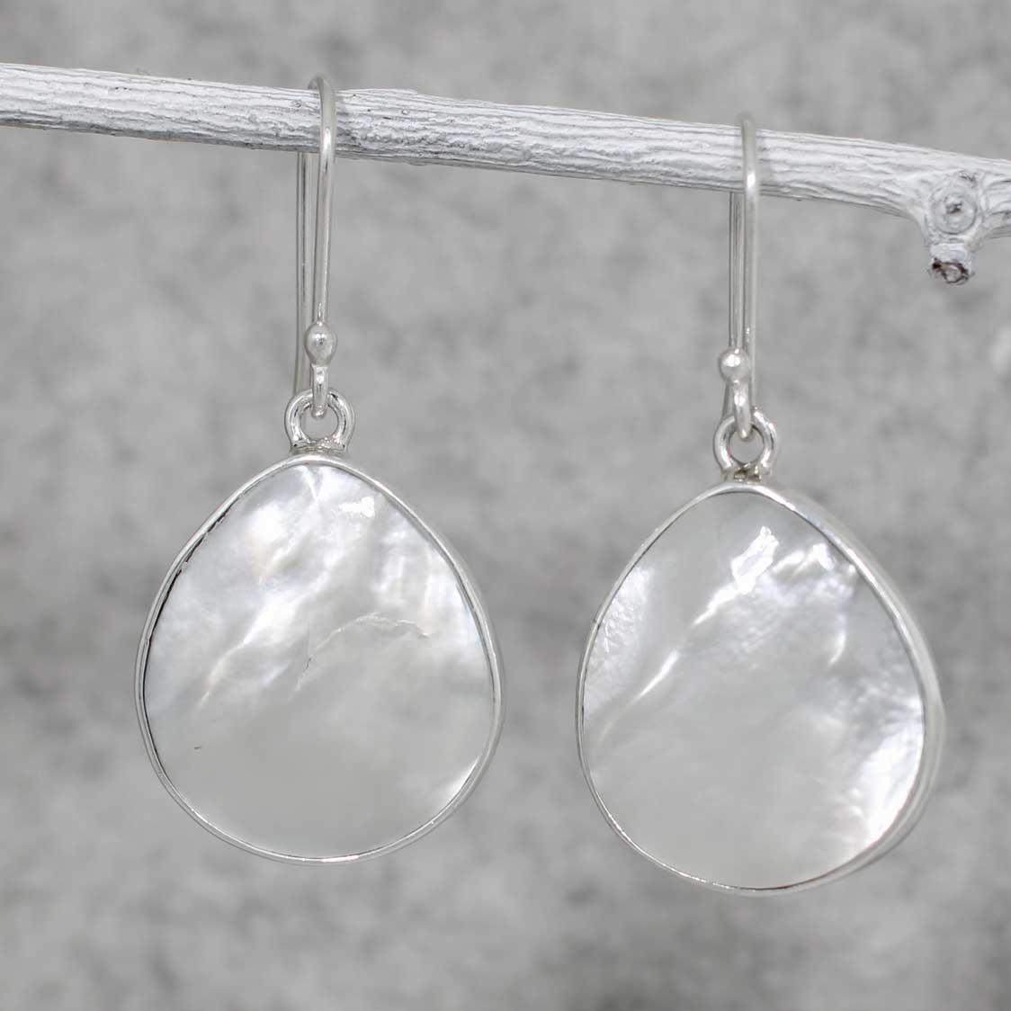 Péarla Mother of Pearl Drop Silver Earrings – Dangle