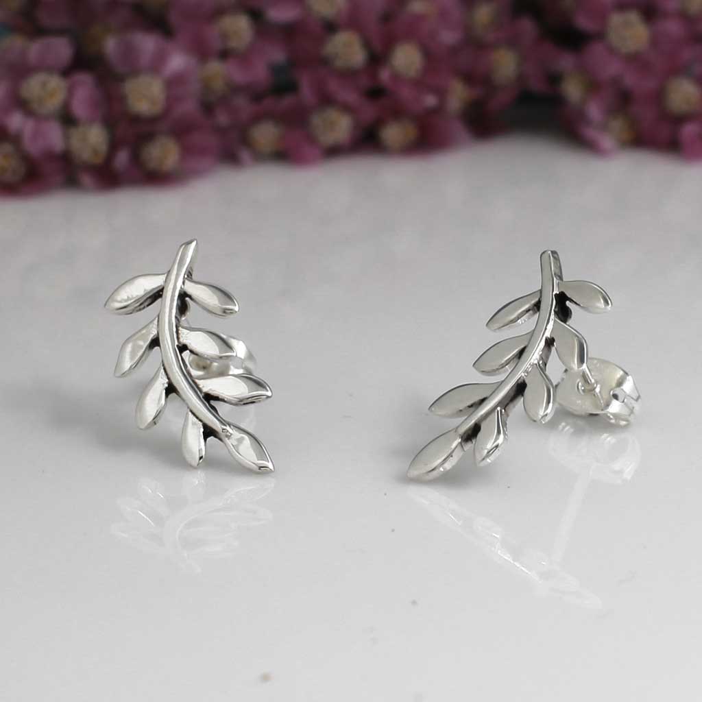 Móinéir Brainse Olive Earrings Graí Airgid