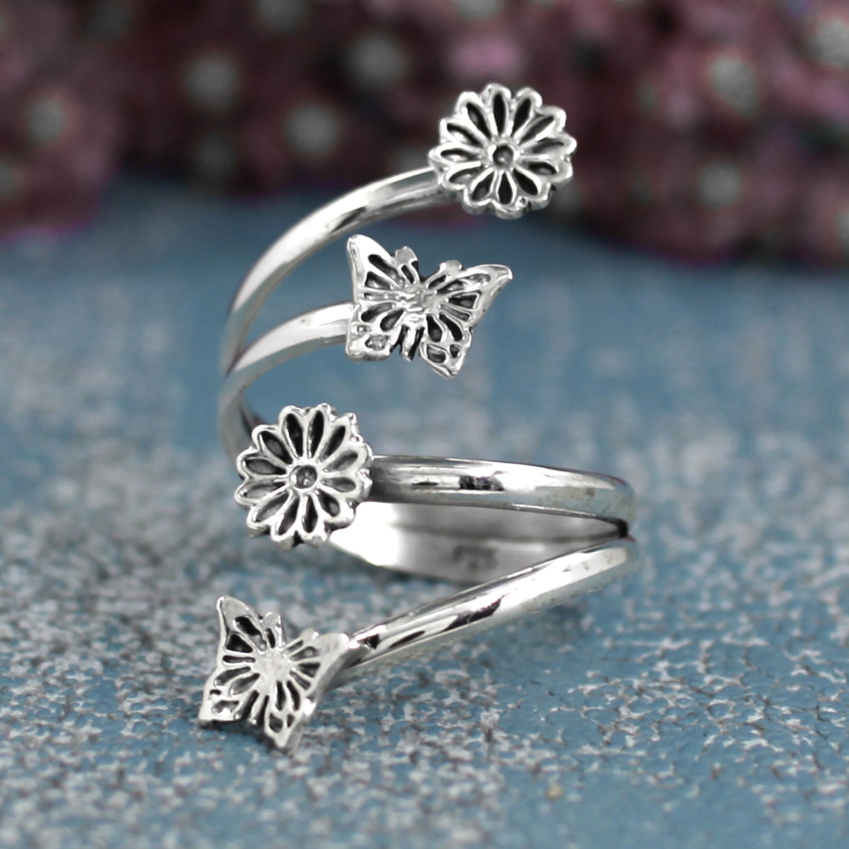 Móinéir Adjustable Double Band with Mini Flowers and Butterflies Silver Ring