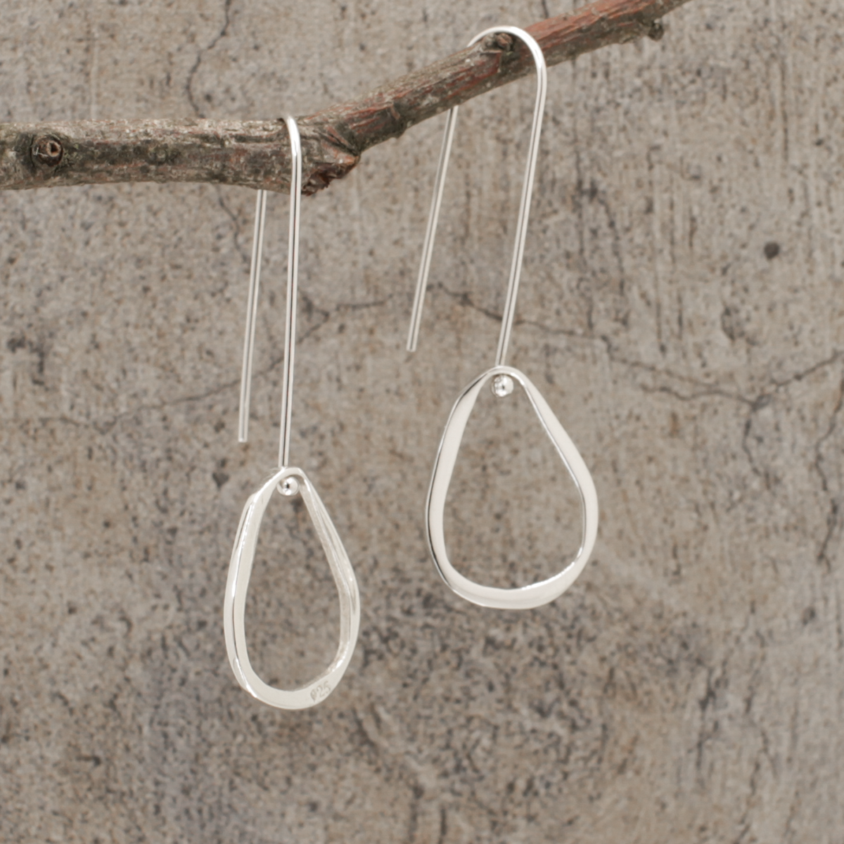 Saha - Small Asymmetric Oval Droplet Silver Earrings - Dangle