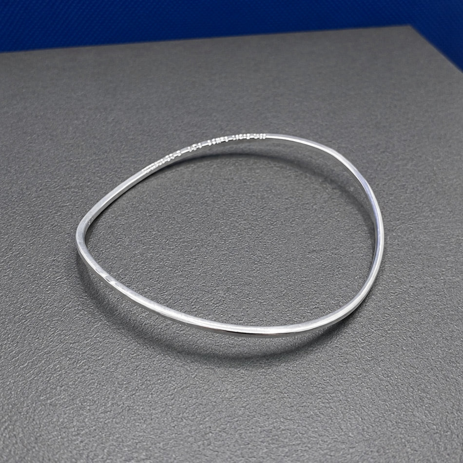 Tara Ondulated Wave Silver Bangle