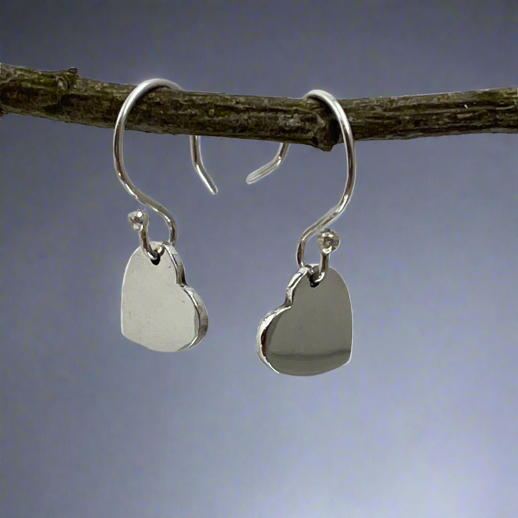Croí Simple Heart Silver Dangle Earrings