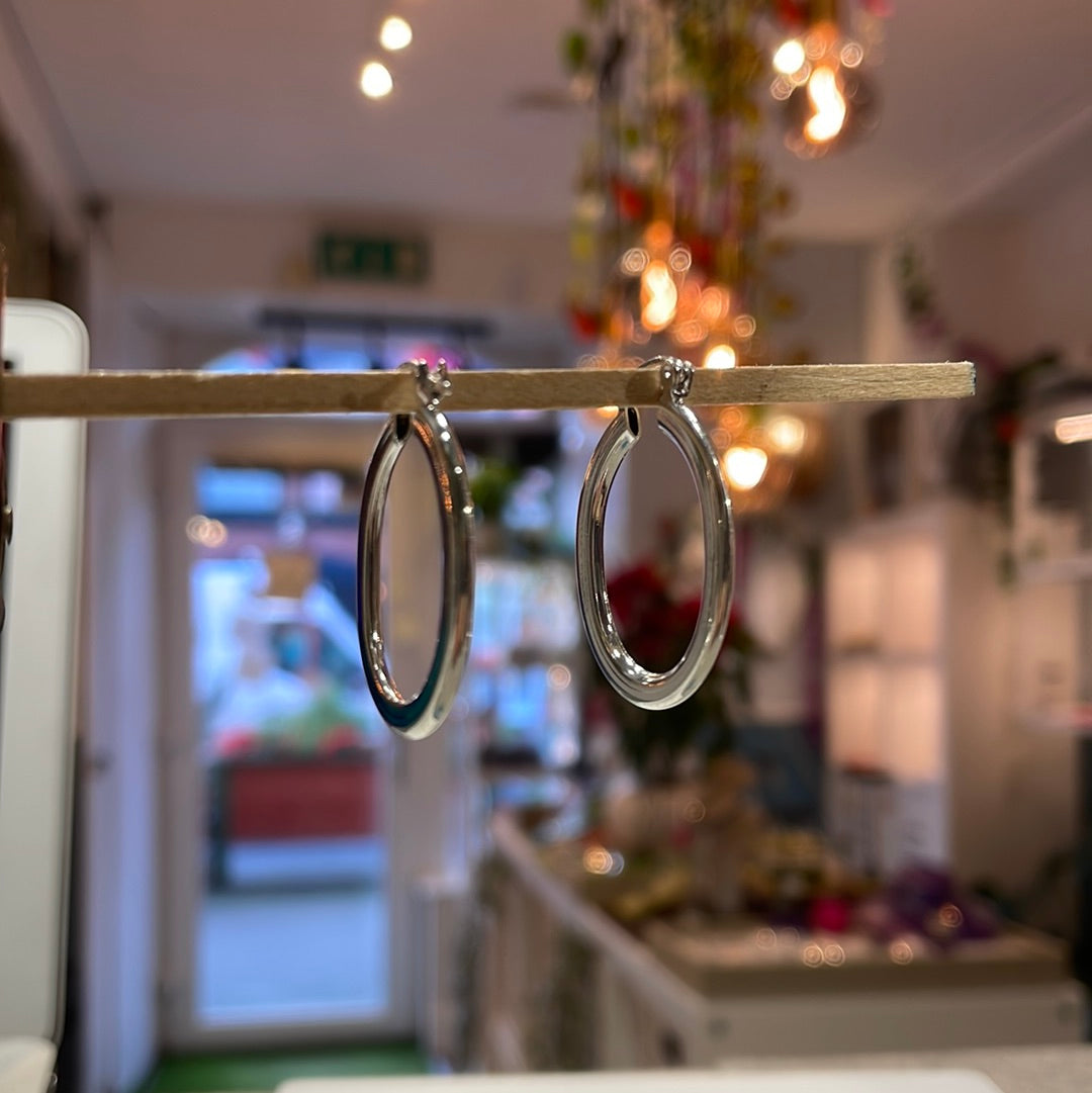 Lupita - Small Oval Silver Hoop Earrings