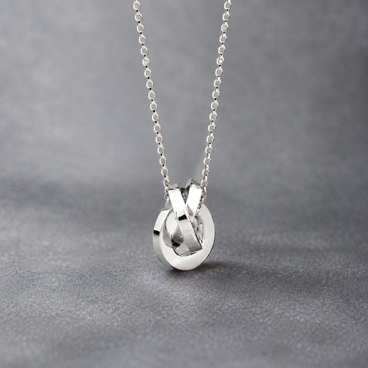 AYA Three-Dimensional Interlocked Circle Silver Pendant