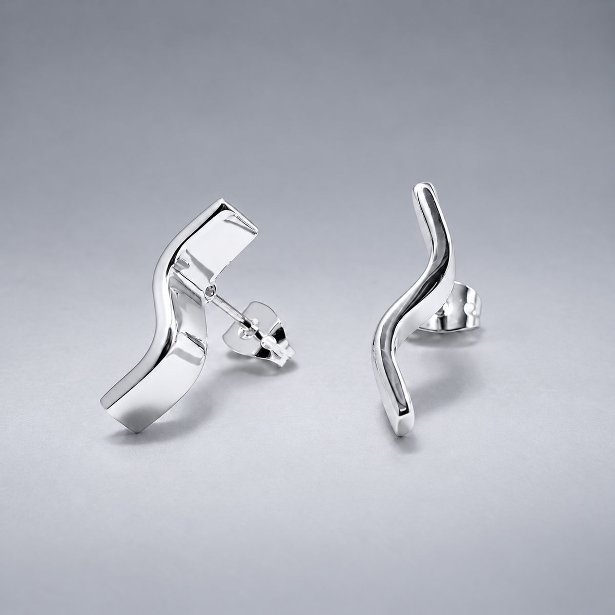AYA Three-Dimensional S Bar Silver Stud Earrings