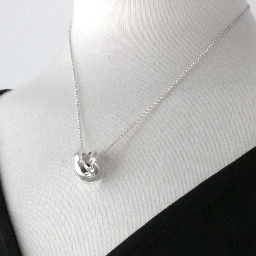 AYA Three-Dimensional Interlocked Circle Silver Pendant