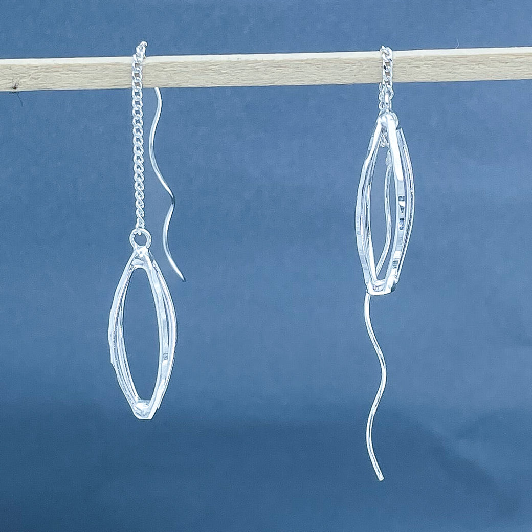 Áine Open Seed Threader Silver Dangle Earrings