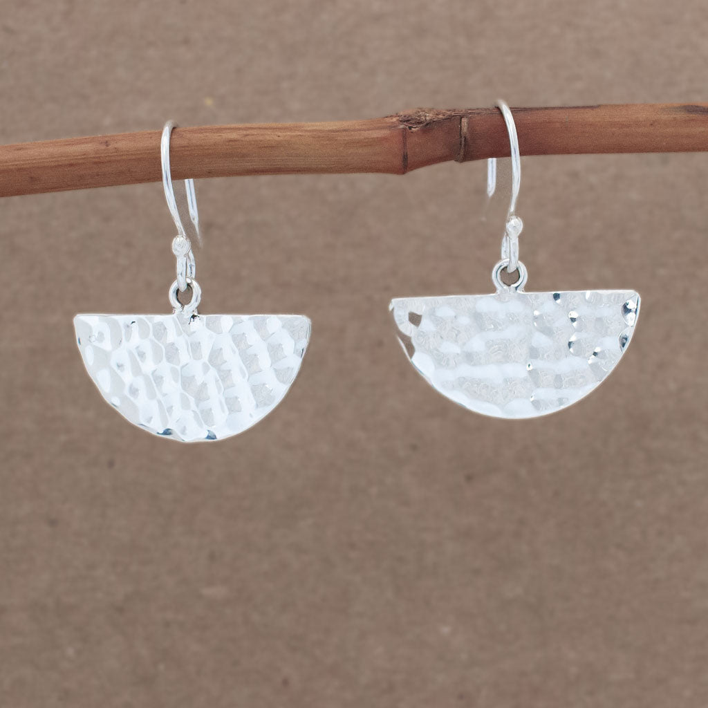 Artemis Abanico Hammered Silver Dangle Earrings