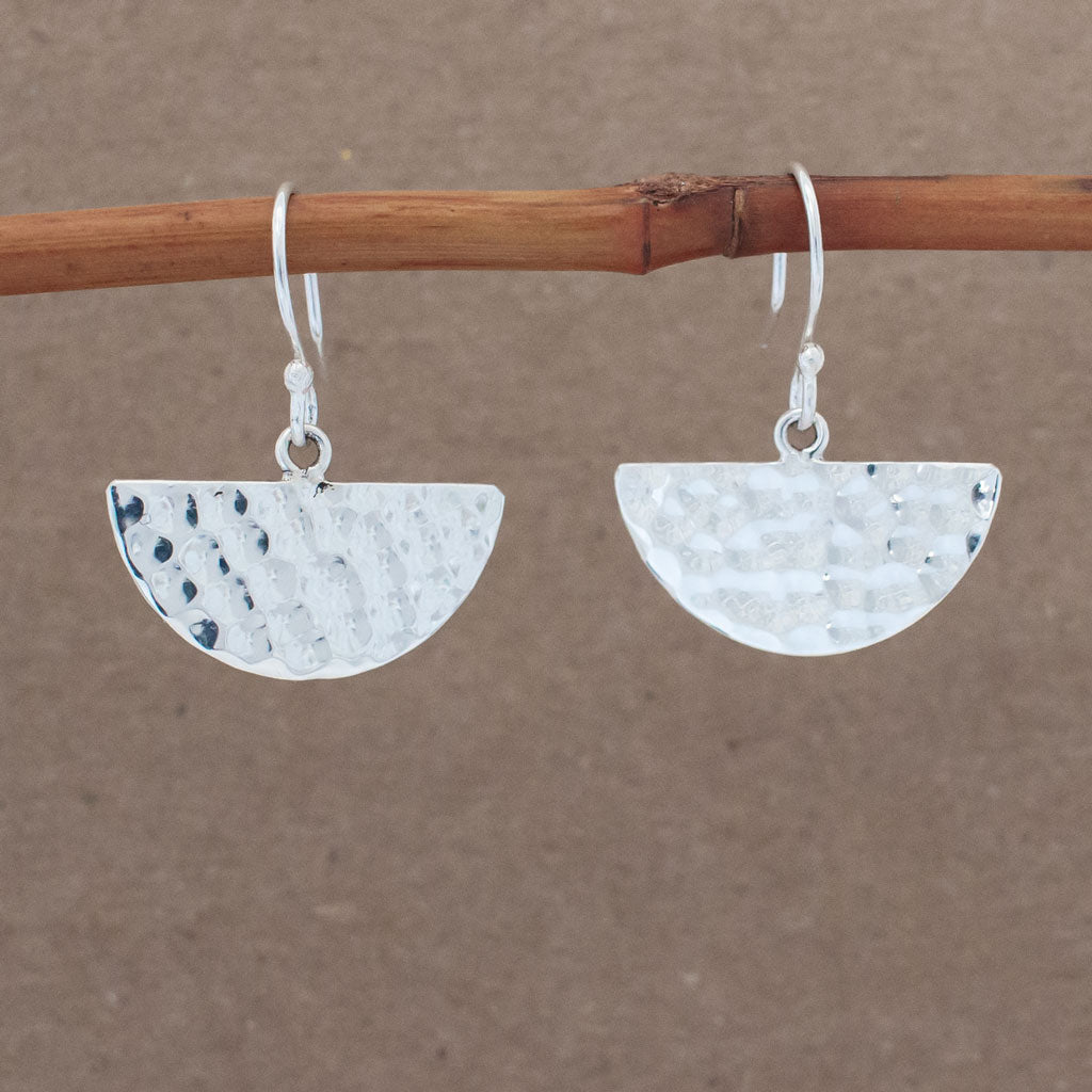 Artemis Abanico Hammered Silver Dangle Earrings