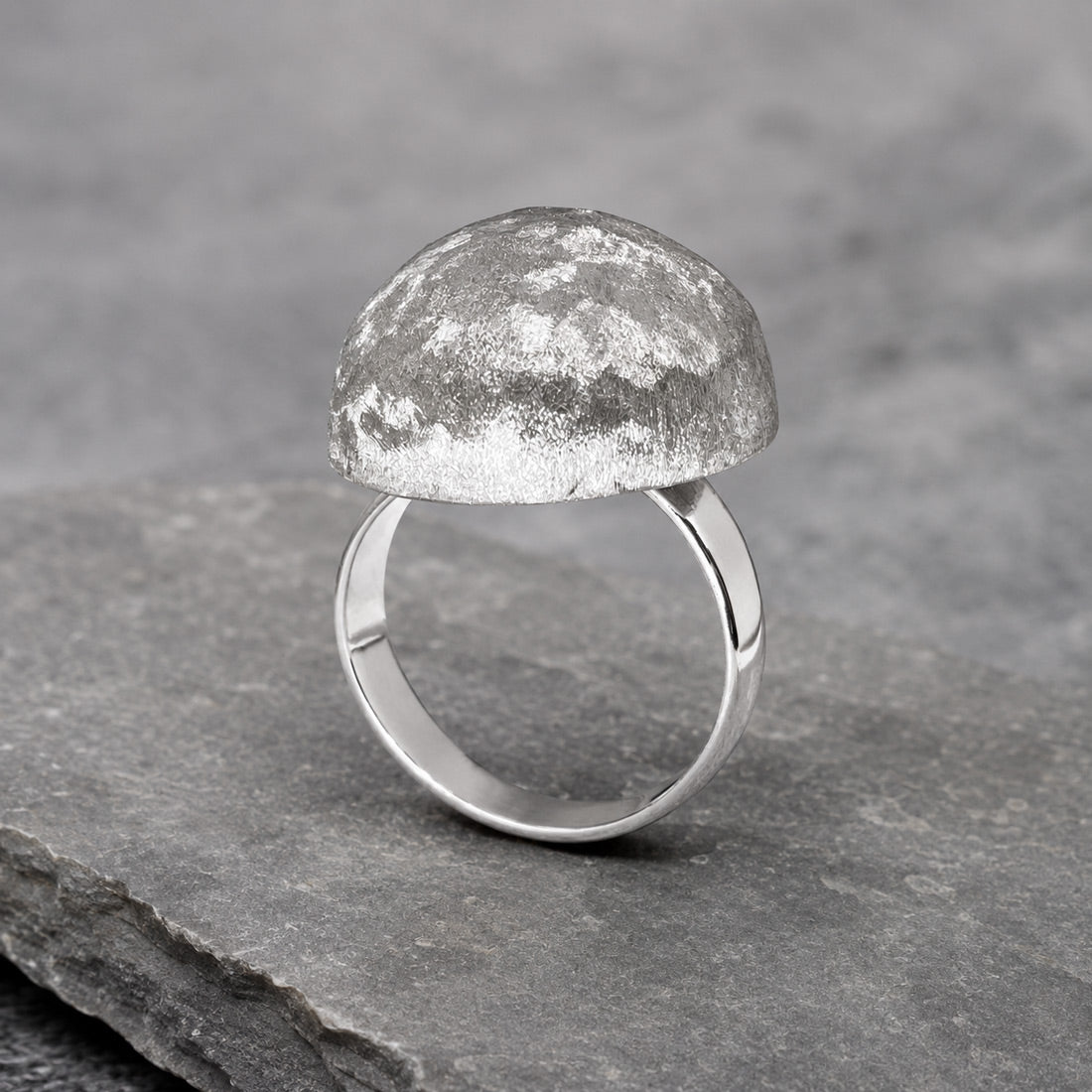 Artemis Glitter Hammered Dome Silver Adjustable Ring