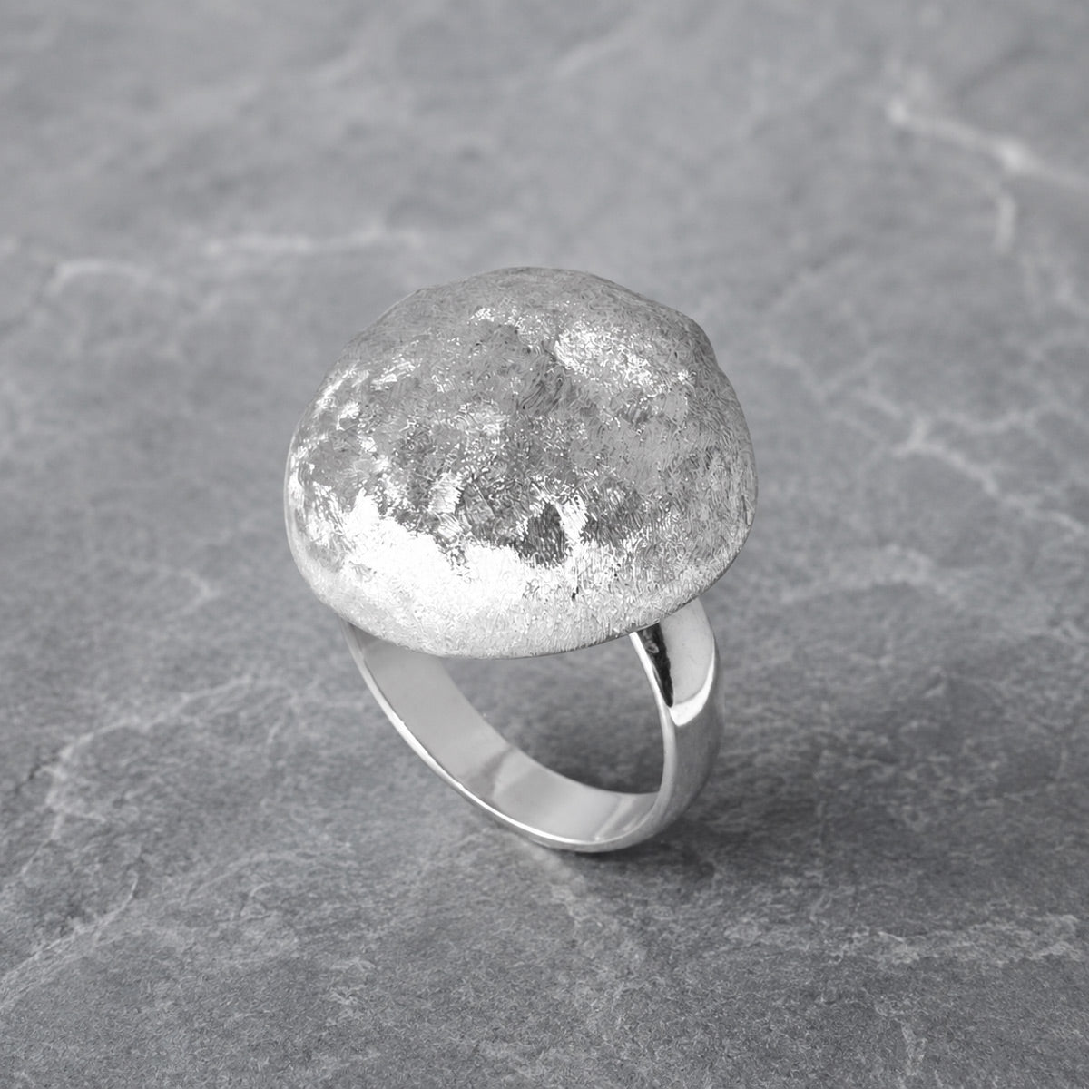 Artemis Glitter Hammered Dome Silver Adjustable Ring