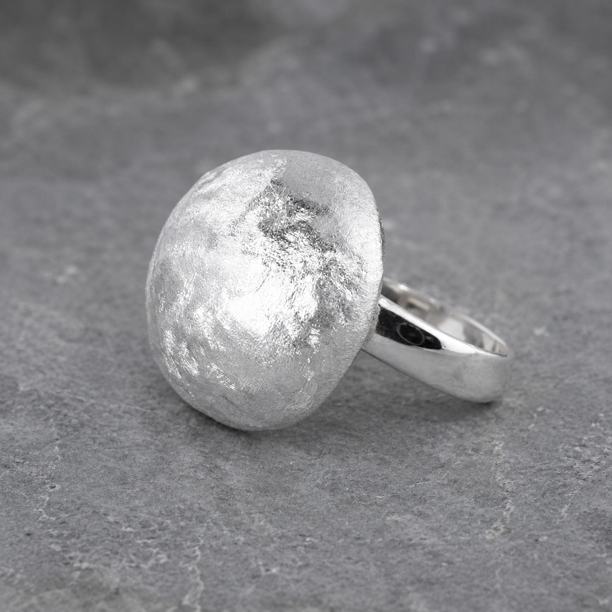 Artemis Glitter Hammered Dome Silver Adjustable Ring