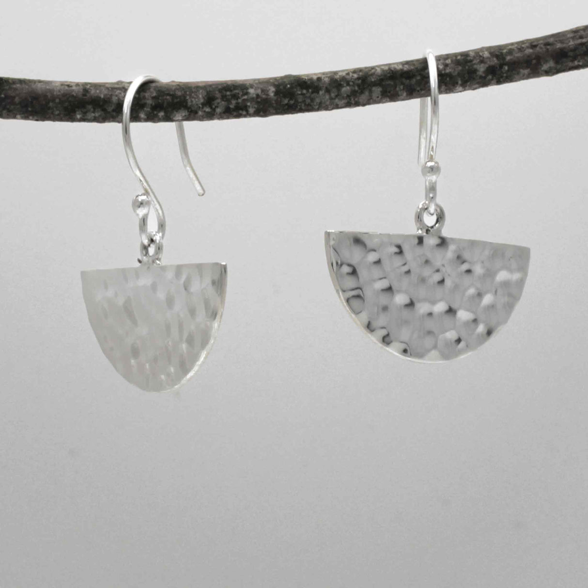 Artemis Abanico Hammered Silver Dangle Earrings