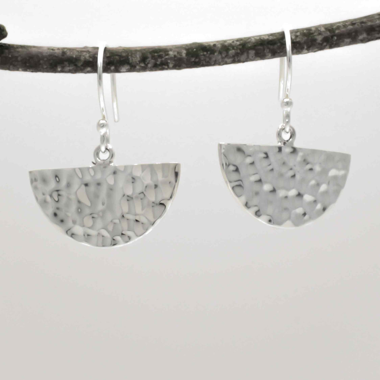 Artemis Abanico Hammered Silver Dangle Earrings