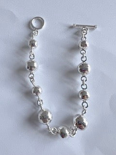 Áine Hammered Bead Silver Link Bracelet