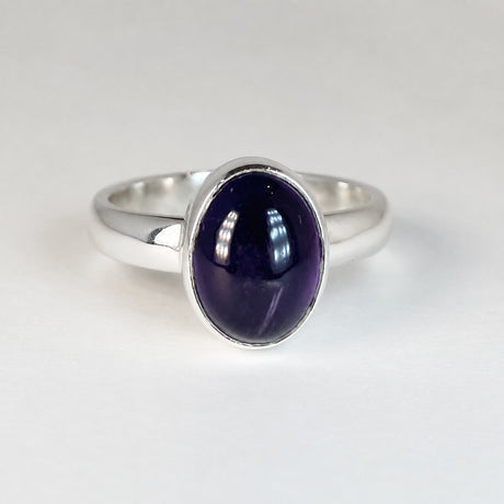 Candy Oval Amethyst Cabochon Silver Ring