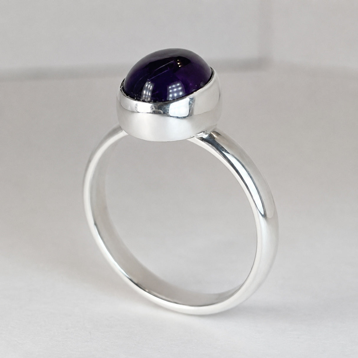 Candy Oval Amethyst Cabochon Silver Ring