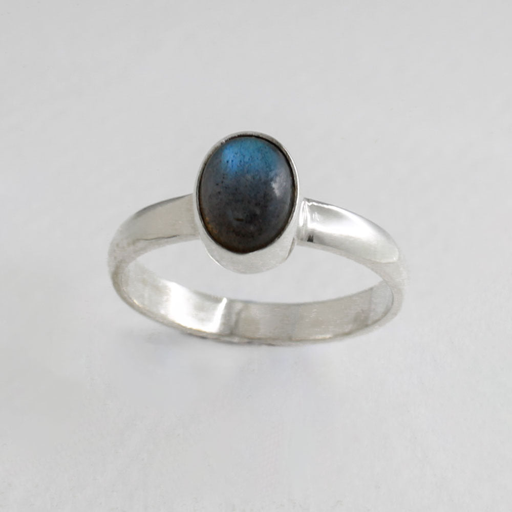 Candy - Small Oval Labradorite Cabochon Silver Ring