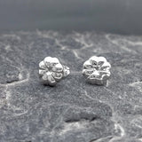 Móinéir Small Puffy Flower Silver Stud Earrings