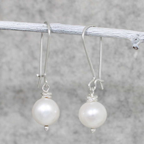 Péarla "Fata" Pearl Silver Dangle Earrings