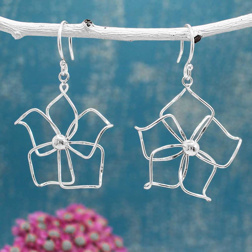 Móinéir Fiesta Plumeria Silver Dangle Earrings