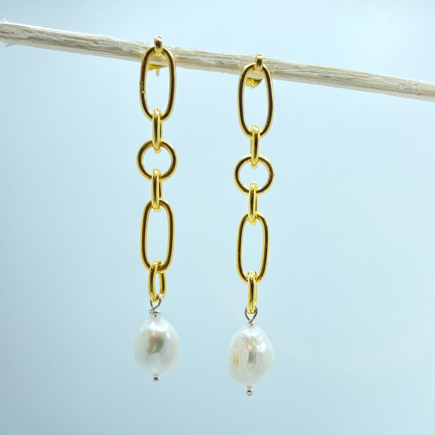 Pearla - Gold-filled Multi Link Silver Earrings With White Fresh Water Pearl - Stud