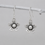 Móinéir Buttercup Oxidised Silver Dangle Earrings