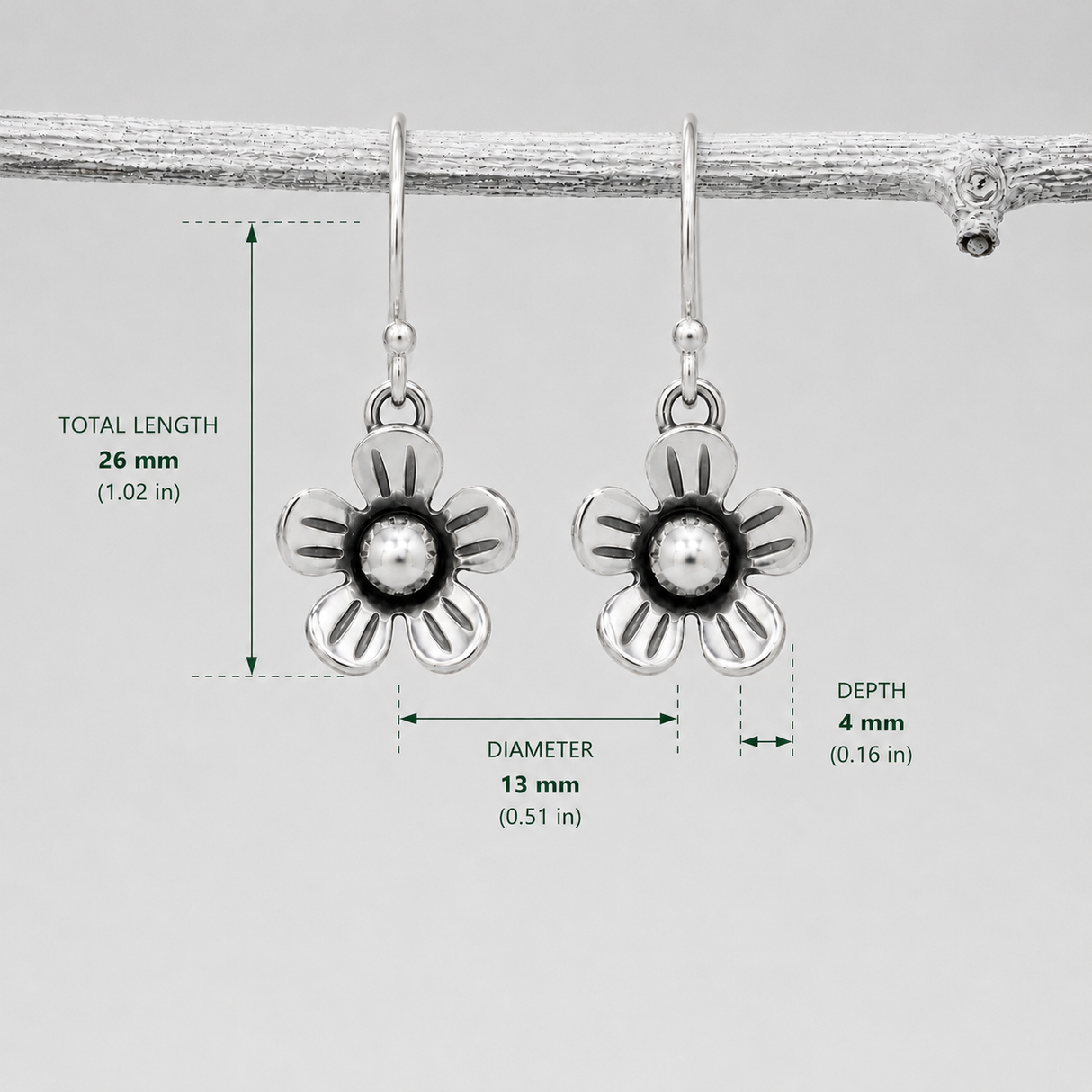 Móinéir Buttercup Oxidised Silver Dangle Earrings