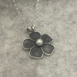 Móinéir Alma Flower with Freshwater Pearl Silver Pendant