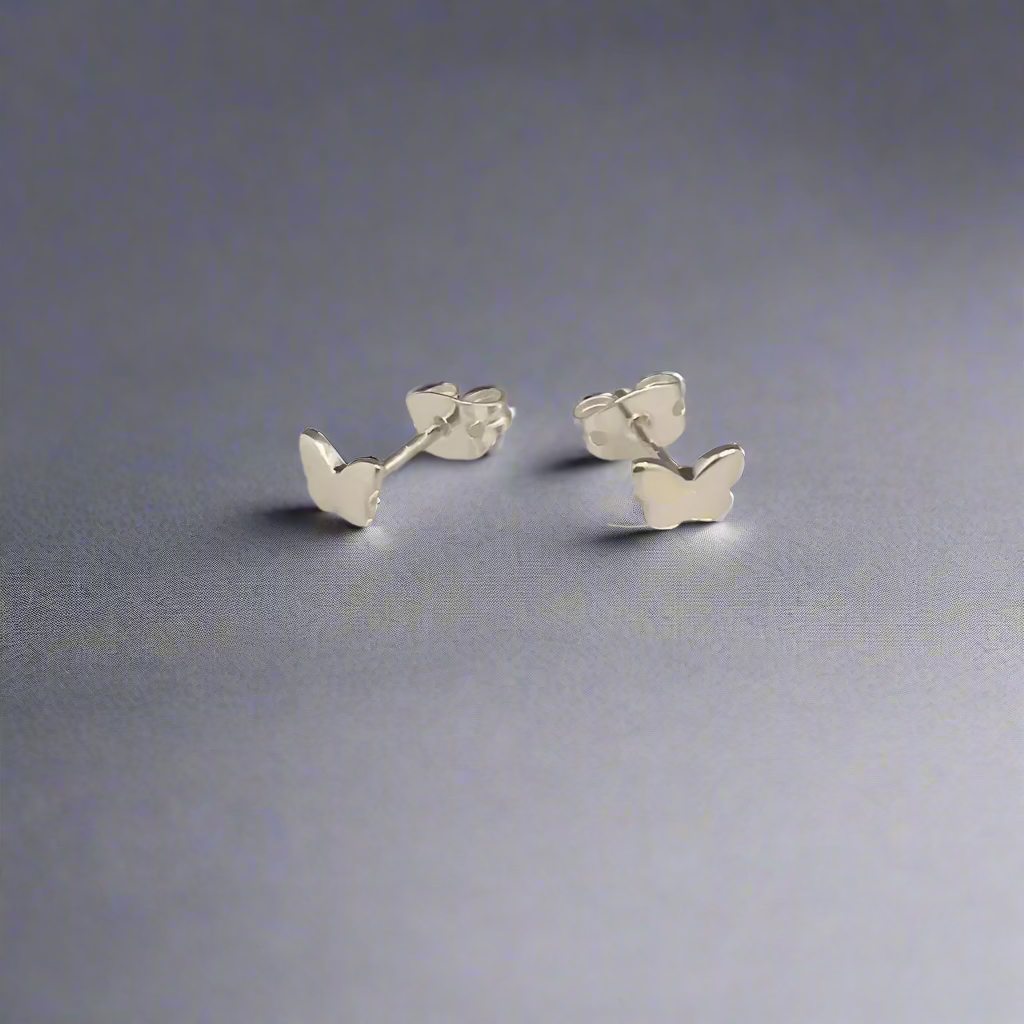 Moíneir - Tiny Butterfly Silver Earrings - Stud