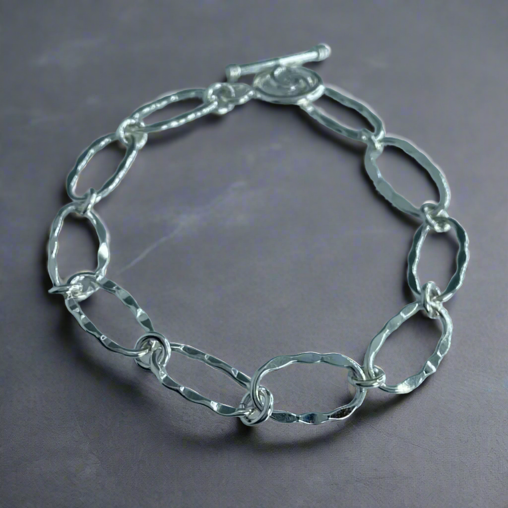 Áine - Oblong Hammered Silver Link Bracelet