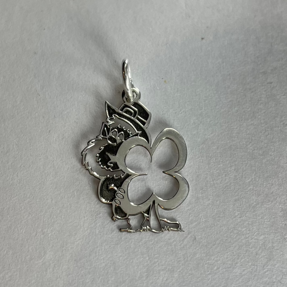 Éire Leprechaun Silver Pendant