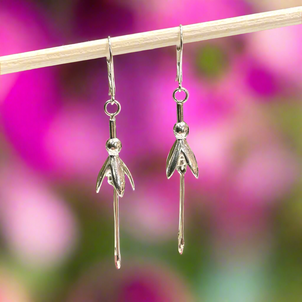 Moíneir - Fuchsia Flower Silver Earrings - Dangle